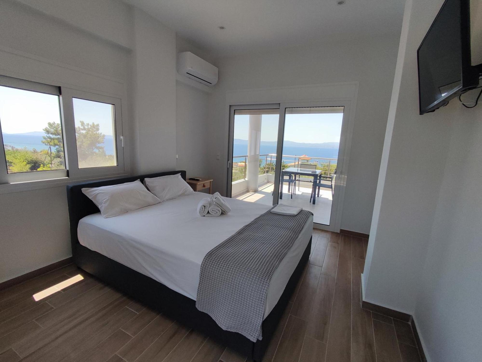 Evilenia Luxury Apartments Kalamata Oda fotoğraf